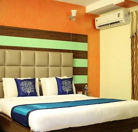 Hotel Seven Hills Inn טירופאטי מראה חיצוני תמונה